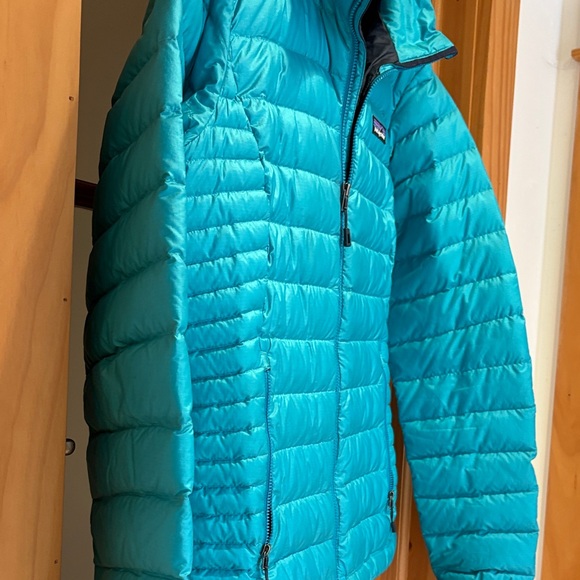Patagonia Women's Vibrant Blue Puffer Jacket - Picture 3 of 5
